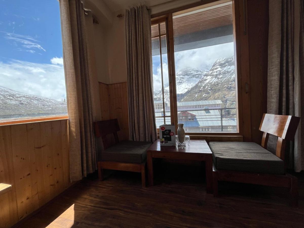 The Bulevar - Whispering Willows Hotel Sissu Bagian luar foto