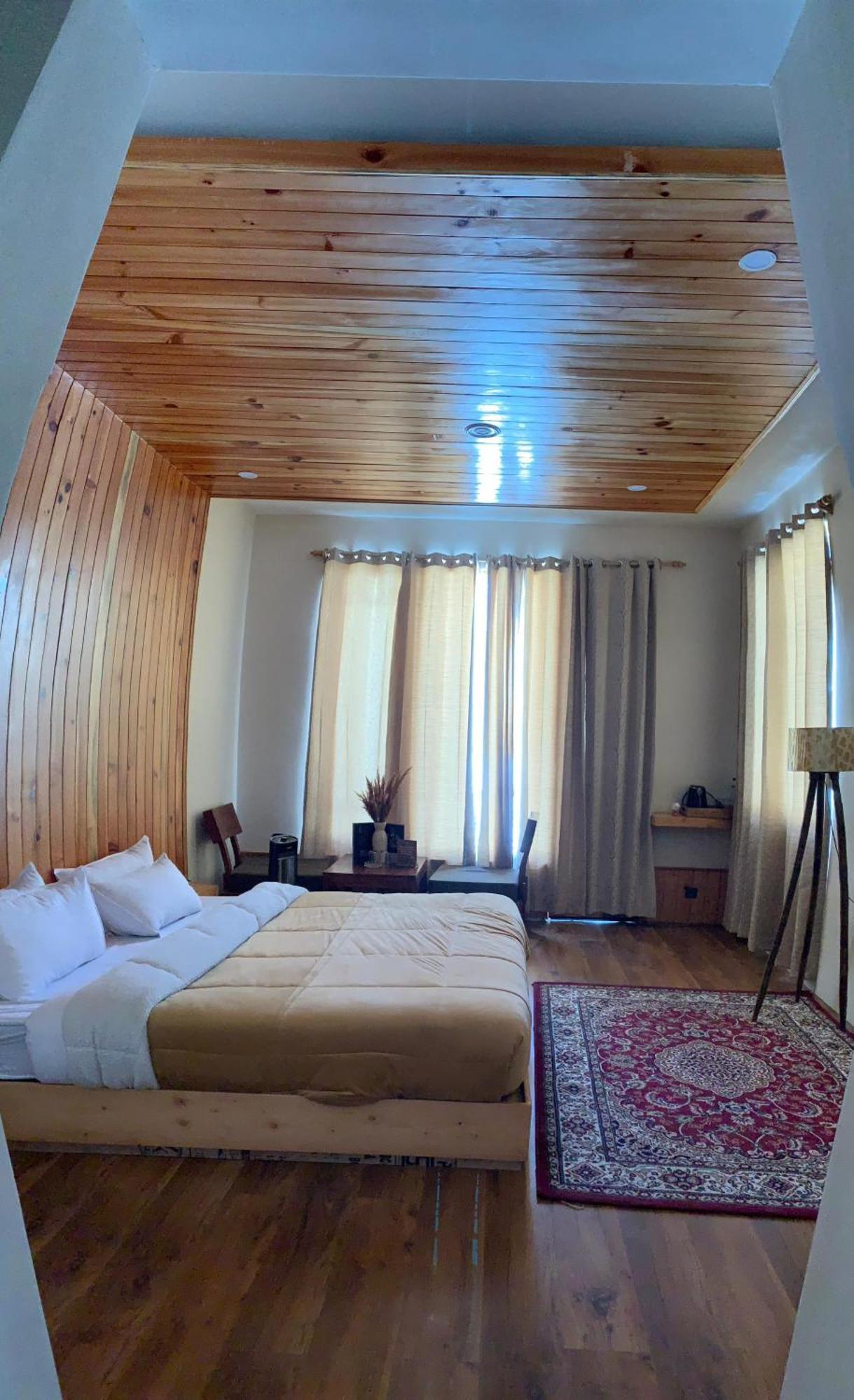 The Bulevar - Whispering Willows Hotel Sissu Bagian luar foto