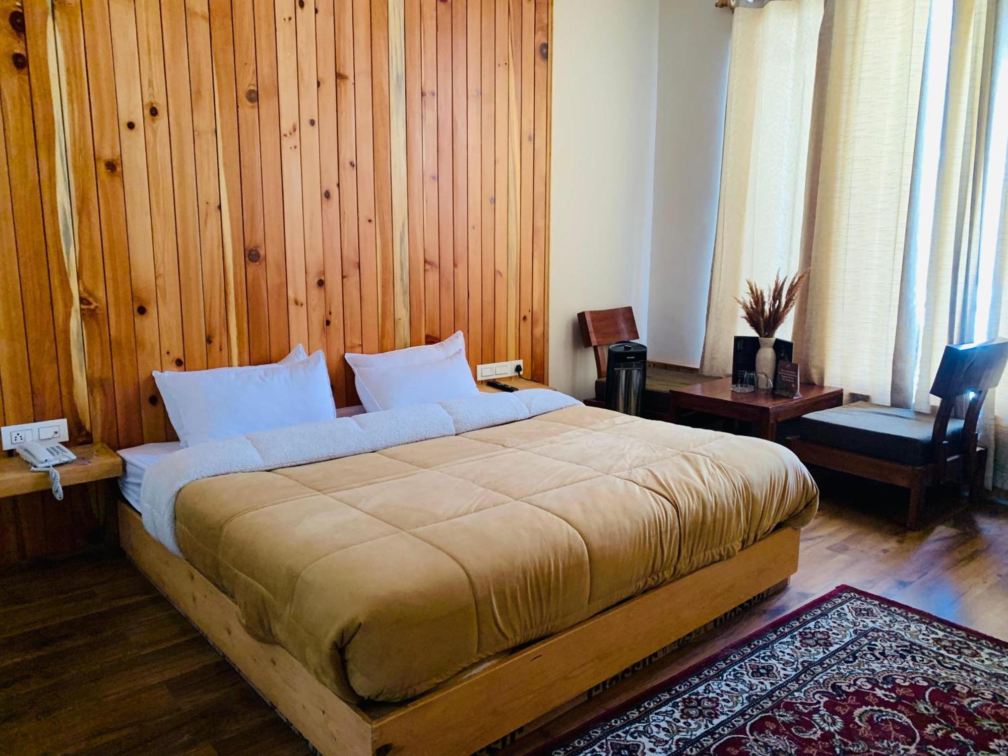 The Bulevar - Whispering Willows Hotel Sissu Bagian luar foto