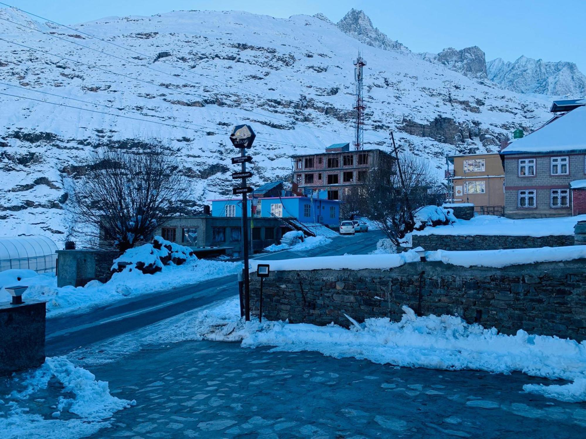 The Bulevar - Whispering Willows Hotel Sissu Bagian luar foto