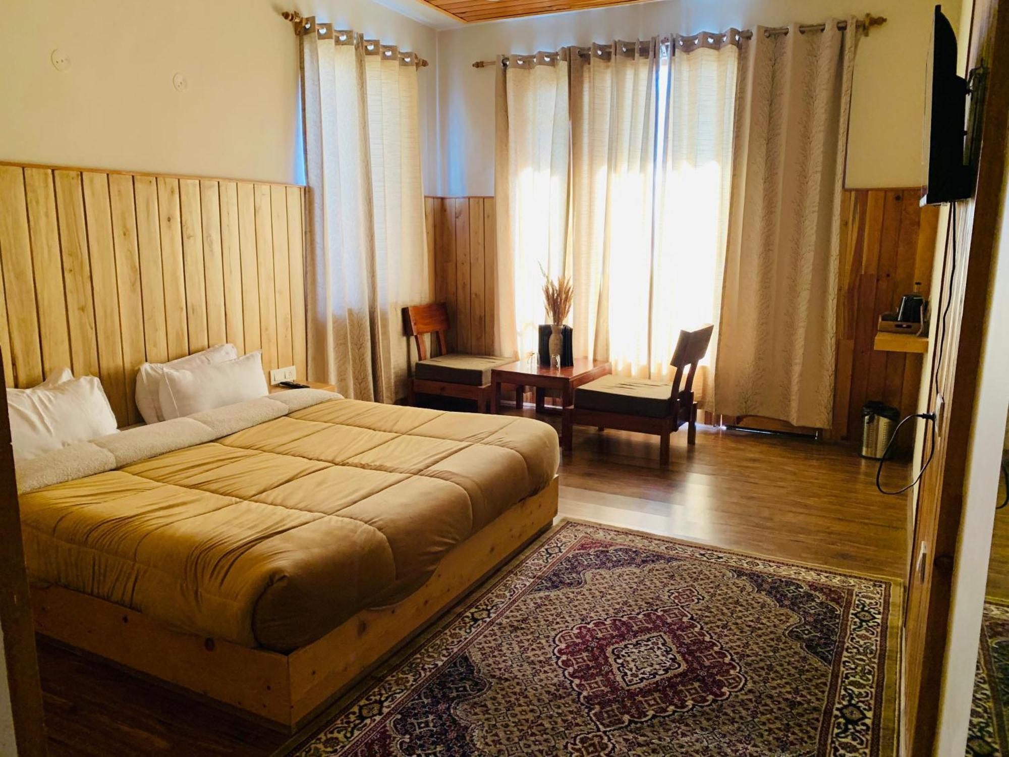 The Bulevar - Whispering Willows Hotel Sissu Bagian luar foto