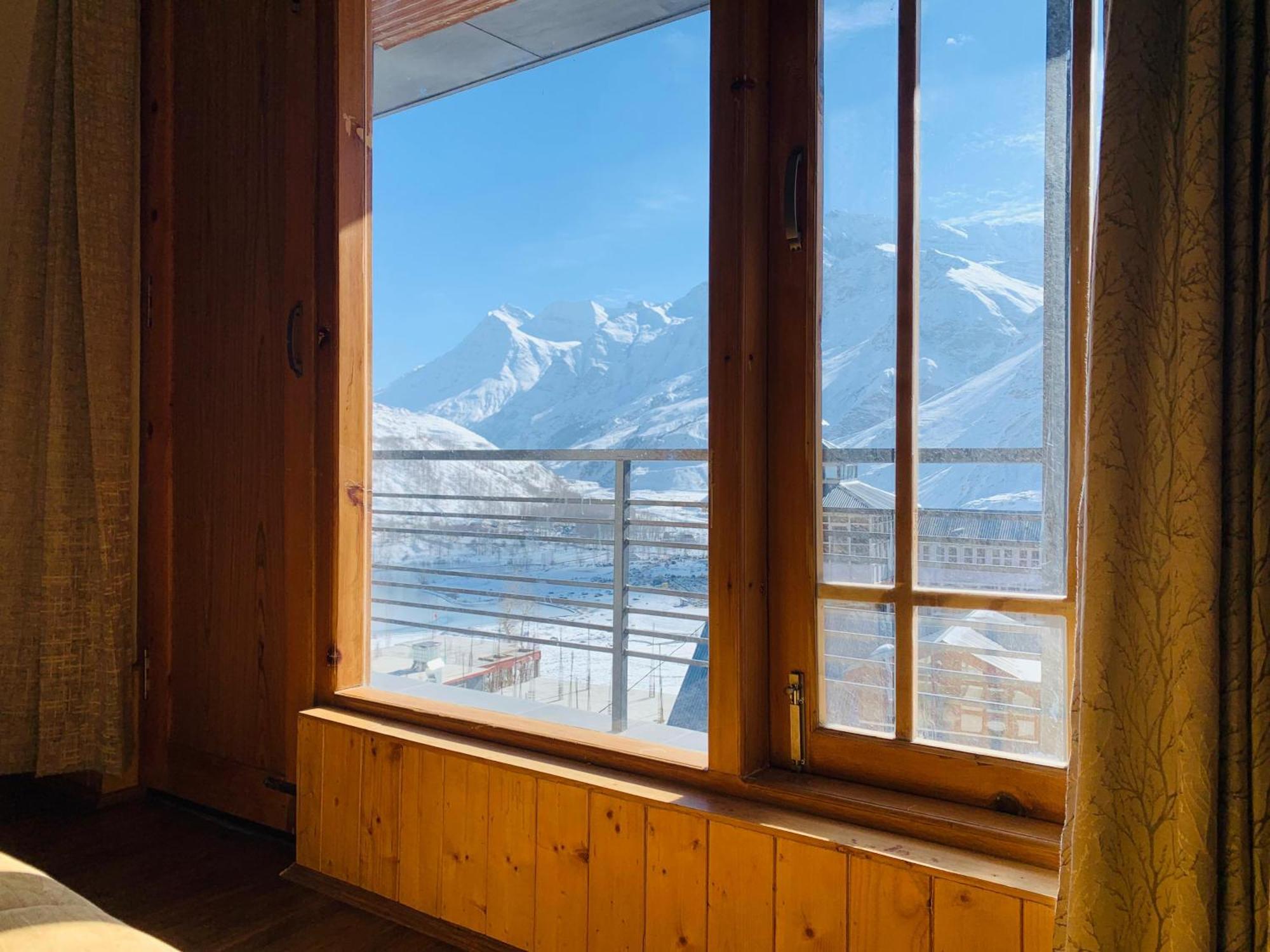 The Bulevar - Whispering Willows Hotel Sissu Bagian luar foto