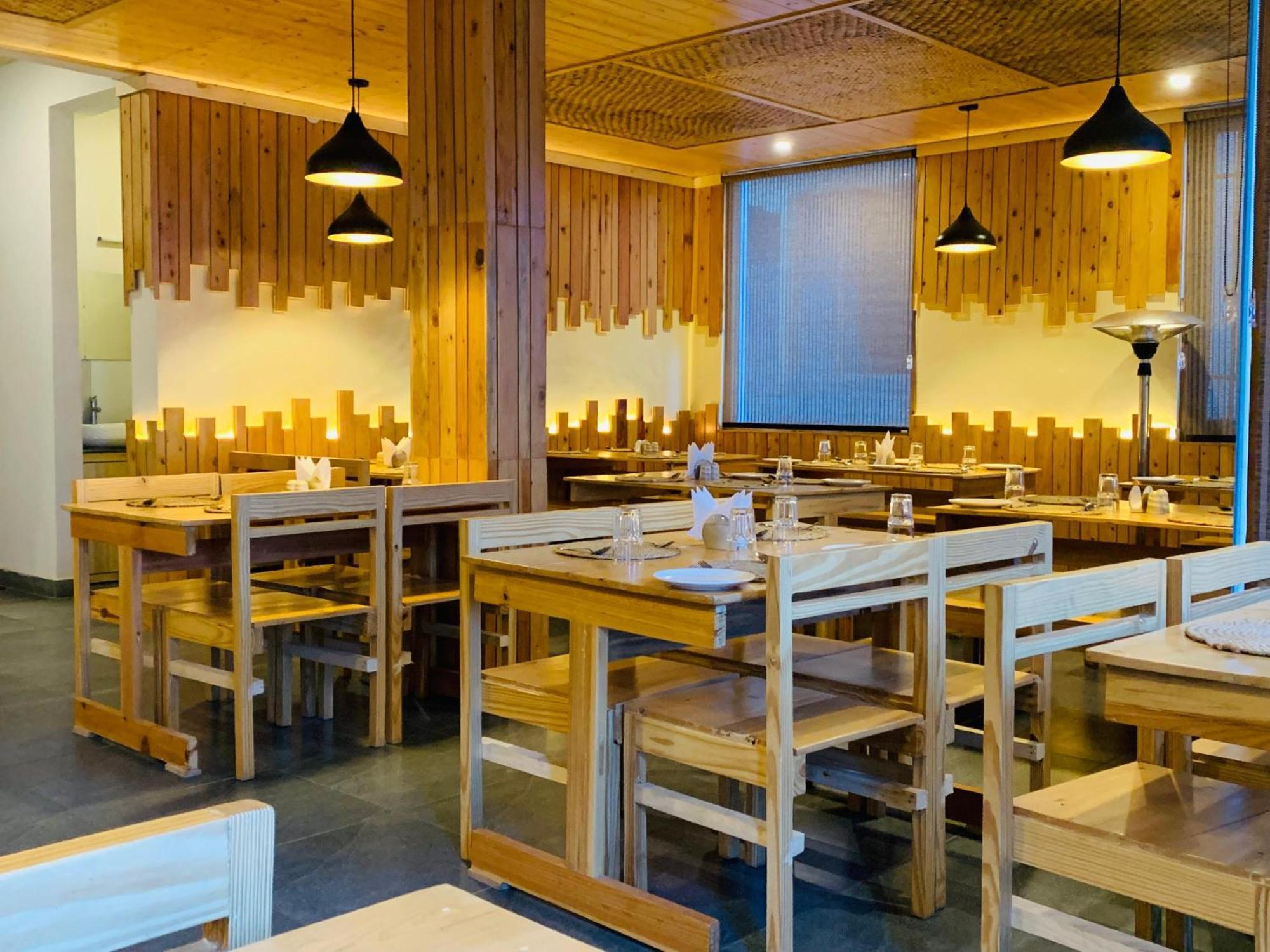 The Bulevar - Whispering Willows Hotel Sissu Bagian luar foto