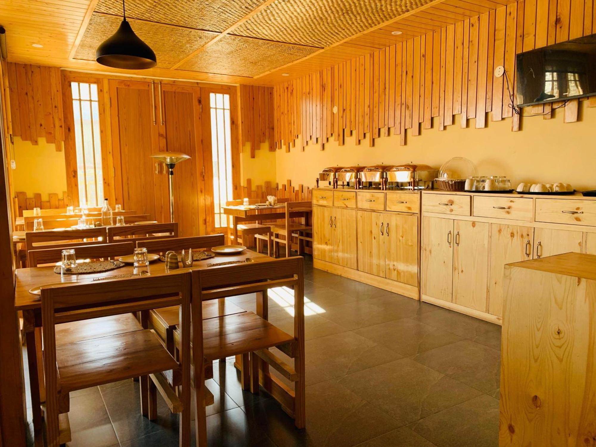 The Bulevar - Whispering Willows Hotel Sissu Bagian luar foto