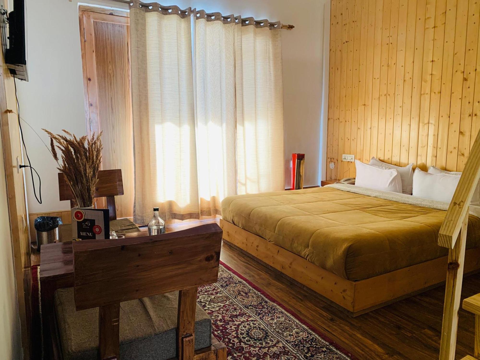 The Bulevar - Whispering Willows Hotel Sissu Bagian luar foto